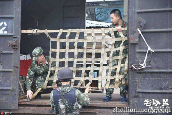 睡在钱堆里是什么感觉的？揭秘押钞官兵的生活 第4张图片