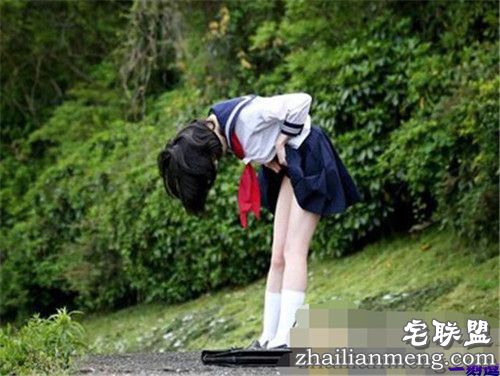 一个小蛇总是对我吐口水