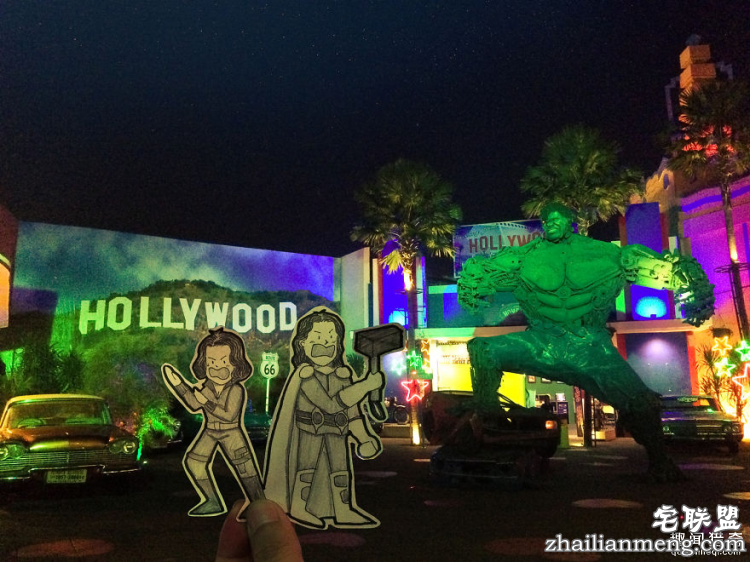 另类旅行照，带着漫画去旅行！