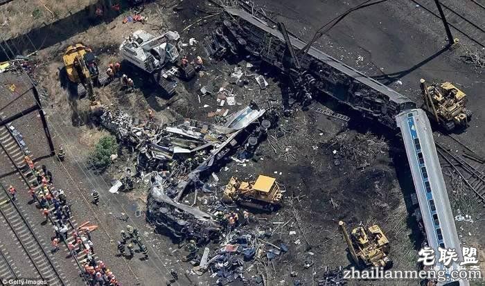 没有高铁就算了, 这个国家的火车还总出轨！