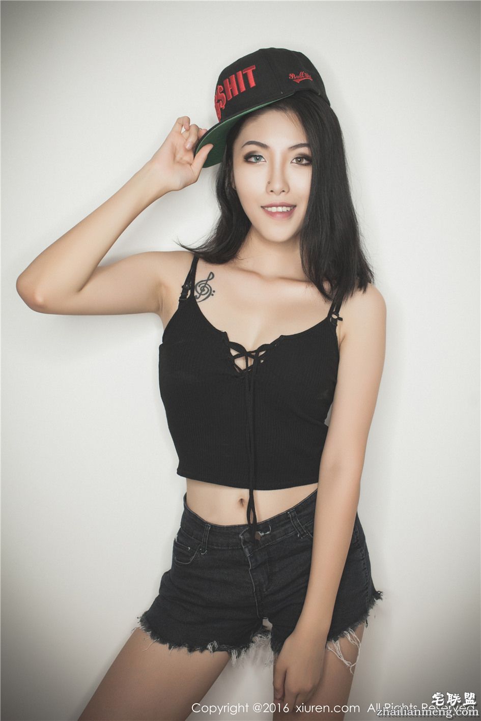 [秀人网] 时尚热裤嫩模黎蒨垚个性写真套图 第553期第6张