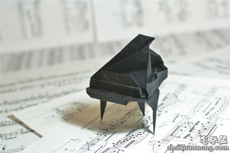 西班牙帅哥音乐家爱折纸，还折出了一个新高度