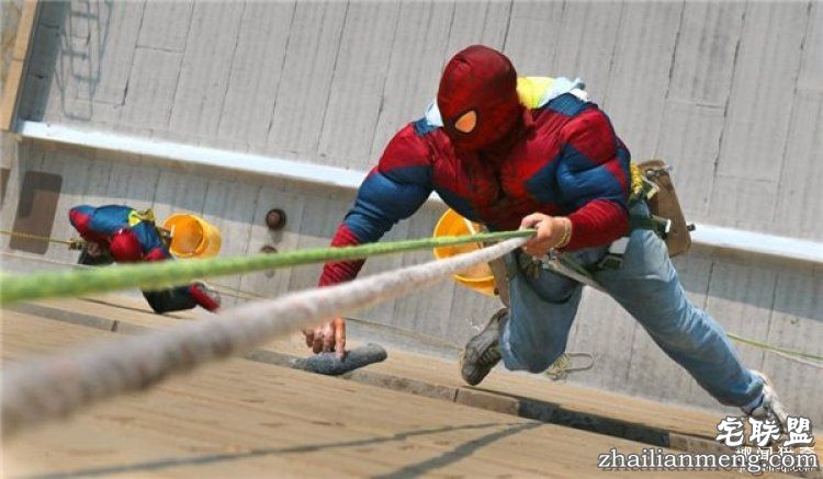 别忽略这些蓝领职业，他们可能是你收入的十几倍！