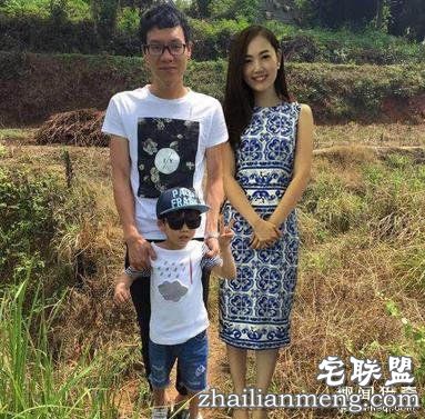 求大师P一个女人上去，证明我比前妻过得好！