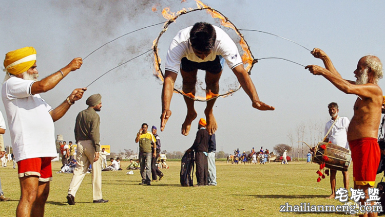 就是想红！所以印度人才拼命开挂自拍晒照
