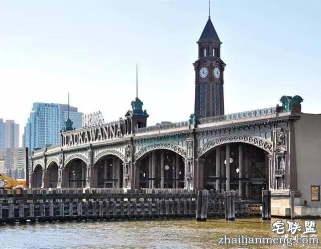 没有高铁就算了, 这个国家的火车还总出轨！