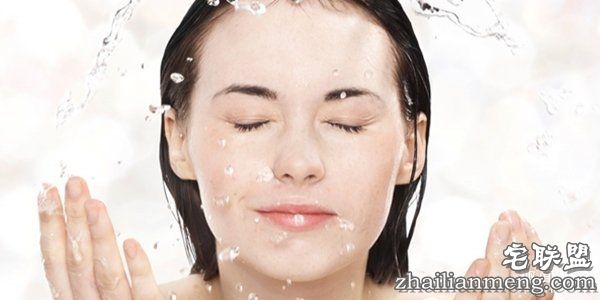 冷水和热水哪个护肤更好？一定要记起来，千万别把脸洗坏了！