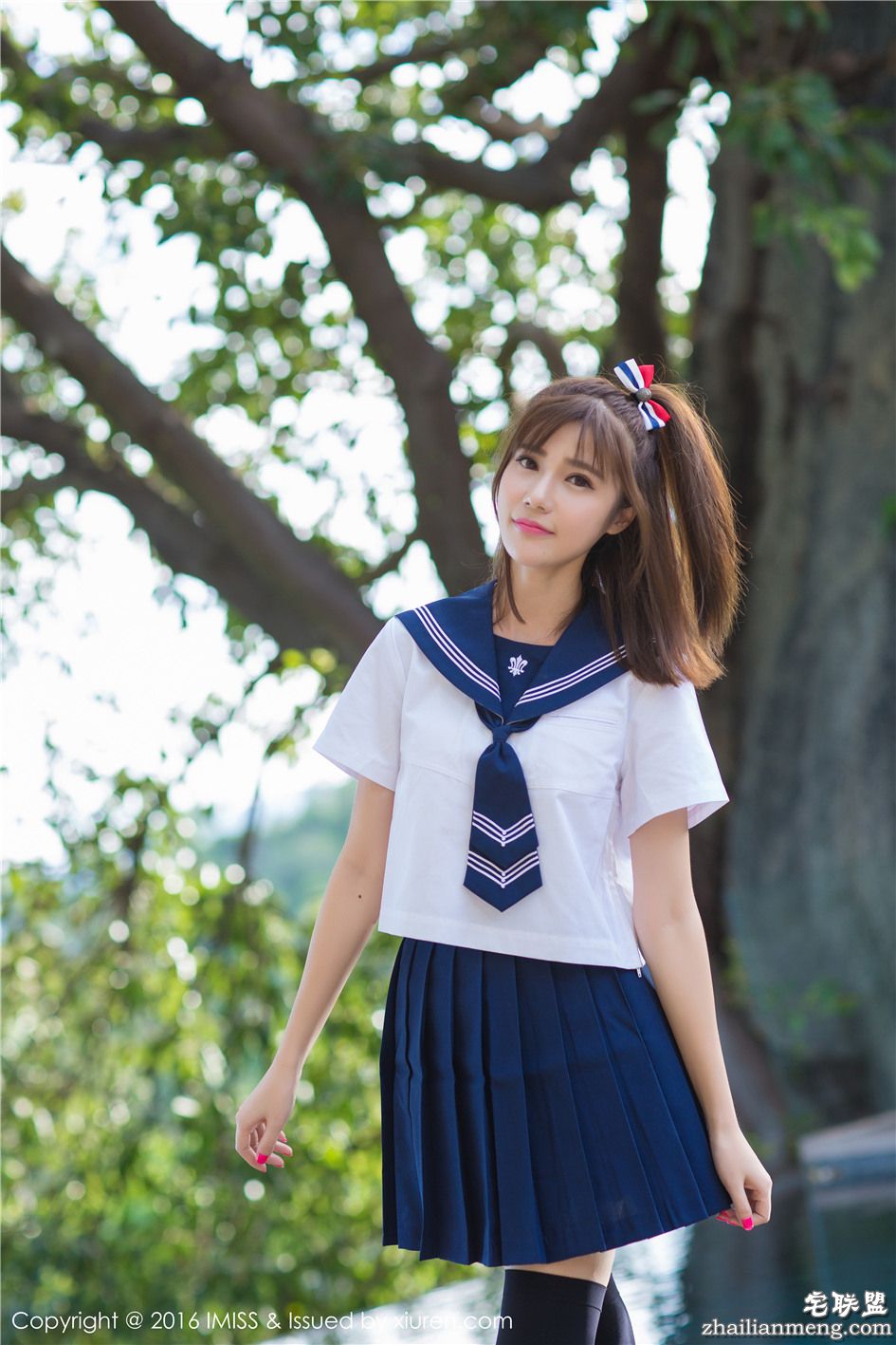 [爱蜜社] 小清新的女孩Sandy陈天扬户外学生装高清摄影图片 Vol.134第3张