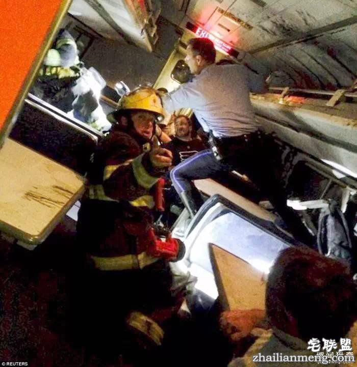 没有高铁就算了, 这个国家的火车还总出轨！