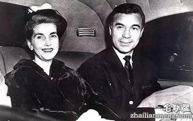 她是上世纪最有钱女人，离婚7次睡遍王子和明星