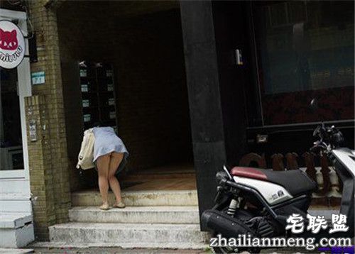 今晚就让你尝尝我兄弟的厉害