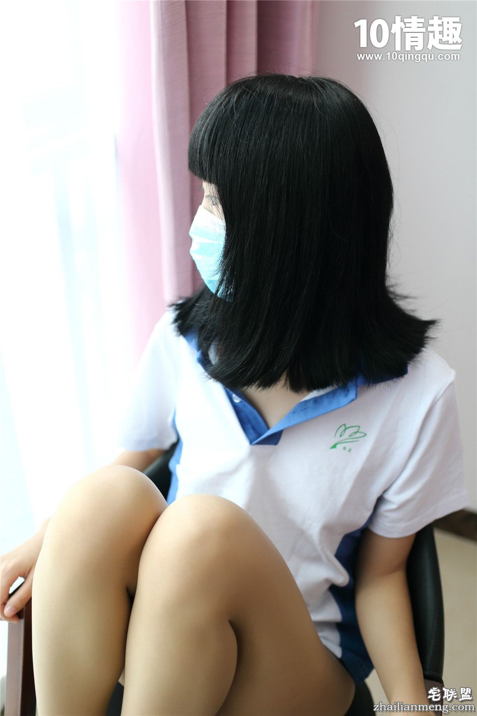 [ROSI] 丝袜学生妹照片第4张