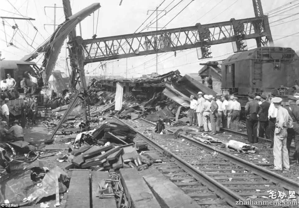 没有高铁就算了, 这个国家的火车还总出轨！