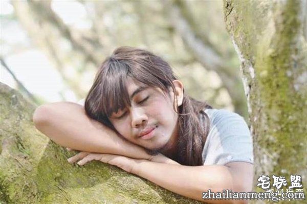 模特儿超美背影全球爆红 网友：越看越魔性