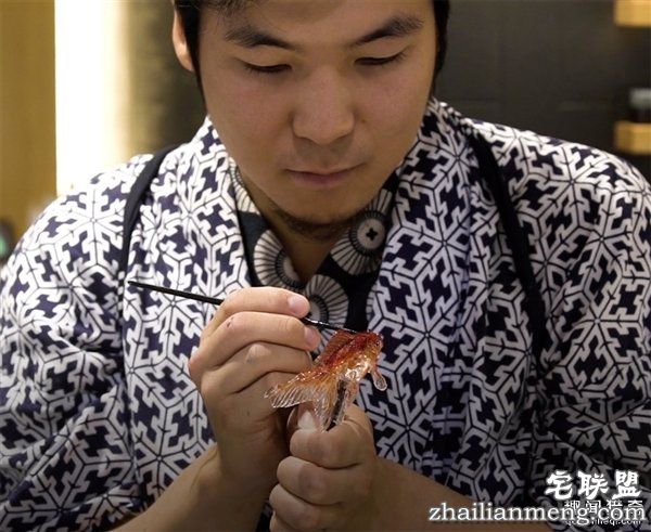 叹服！日本大师雕塑家制作逆天动物棒棒糖：太逼真