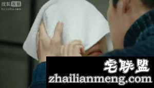 我们亲身体验了偶像剧中那些苏死人不偿命的瞬间，结果...