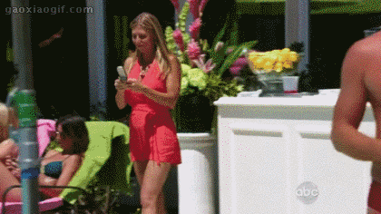 据说这样的美女，看了后都会情不自禁的喜欢...