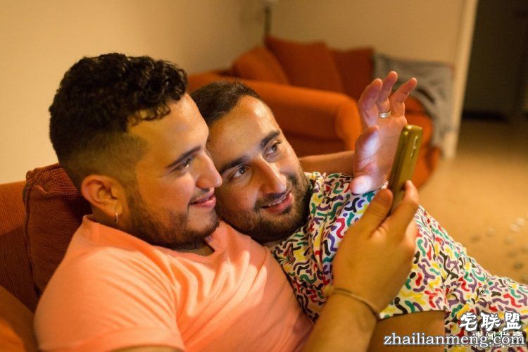 这两个叙利亚男同志的故事，会让你再一次相信爱情