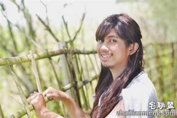 模特儿超美背影全球爆红 网友：越看越魔性