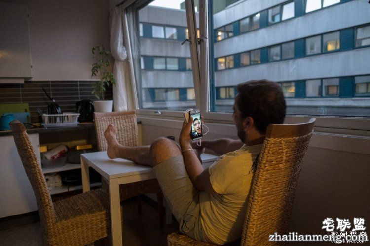 这两个叙利亚男同志的故事，会让你再一次相信爱情