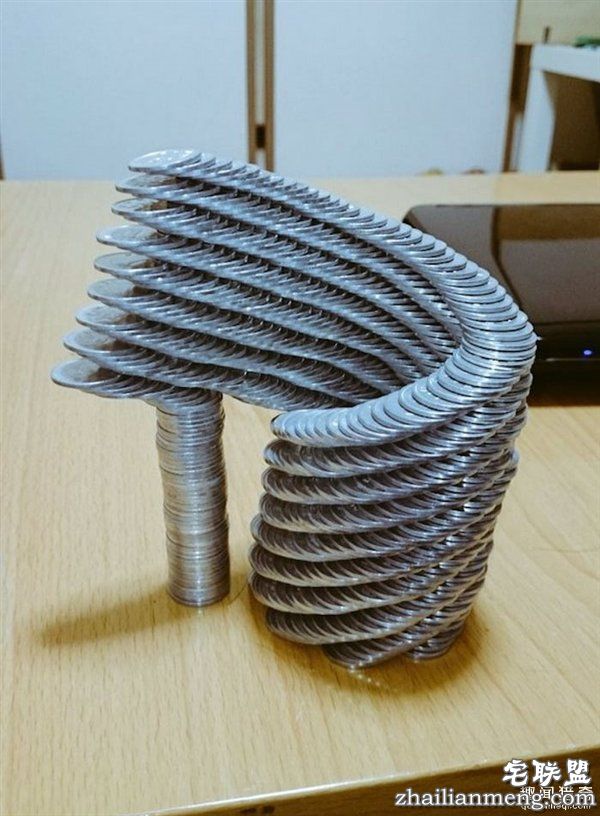 硬币还能用来做什么？一个大写的服！