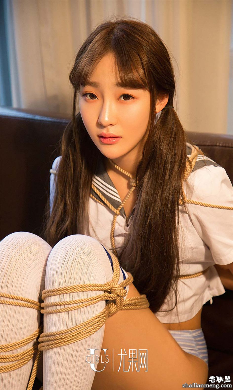 [尤果网] 捆绑穿制服的美女含含艺术摄影 第548期第6张