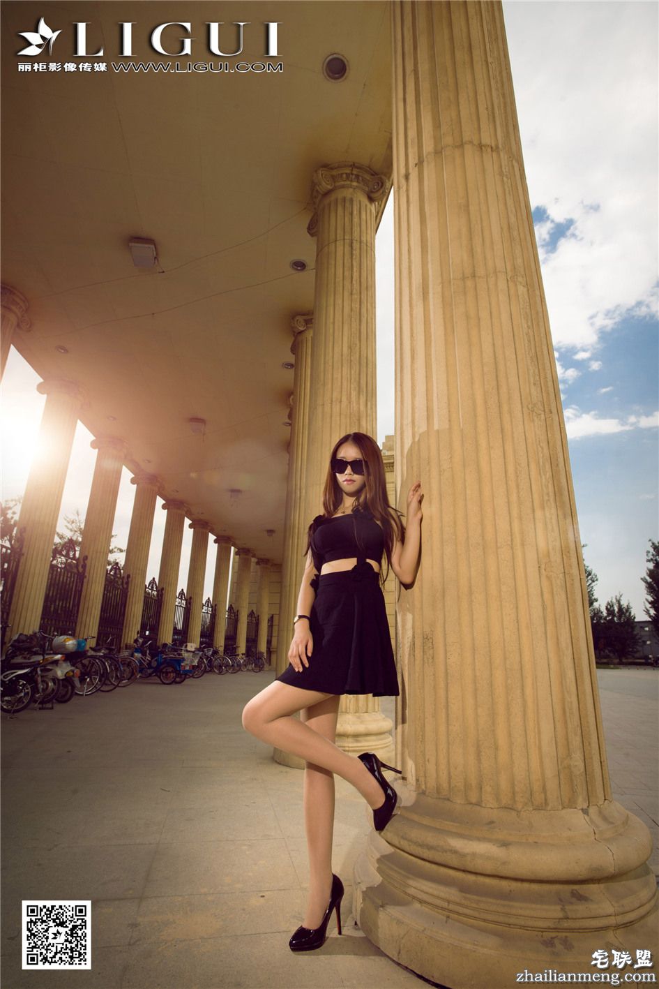 [丽柜] 时尚丝袜美女语寒公园美腿高跟摄影写真 第285期第4张