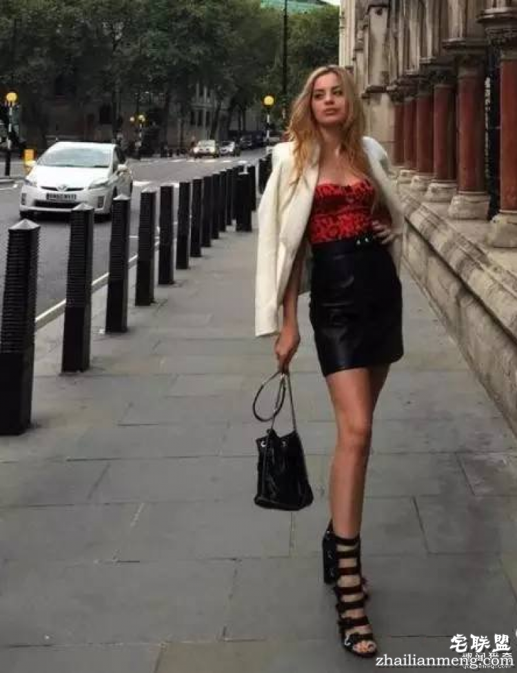 乌克兰女子不工作的理由是自己太美了，但你觉得呢？