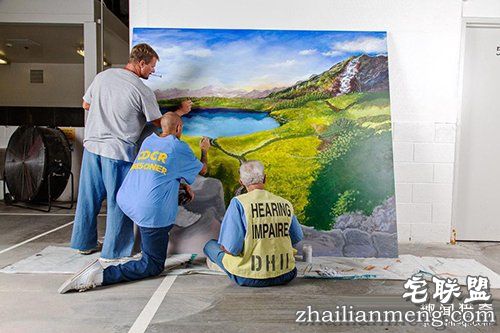 监狱里暴力频发，直到有一天犯人成立了个戏班子