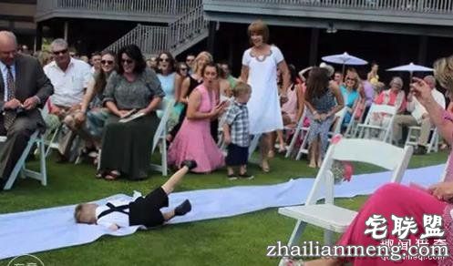 婚礼上最抢镜的，竟然不是新郎新娘……