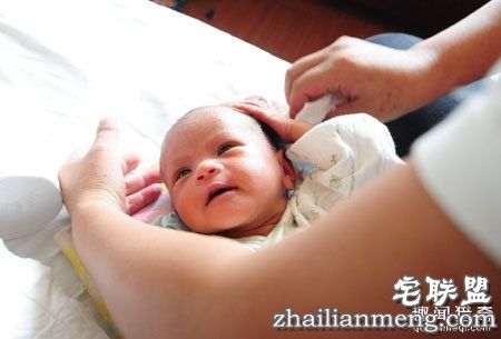 情侣网上2万卖掉亲生女：拿了钱买猫