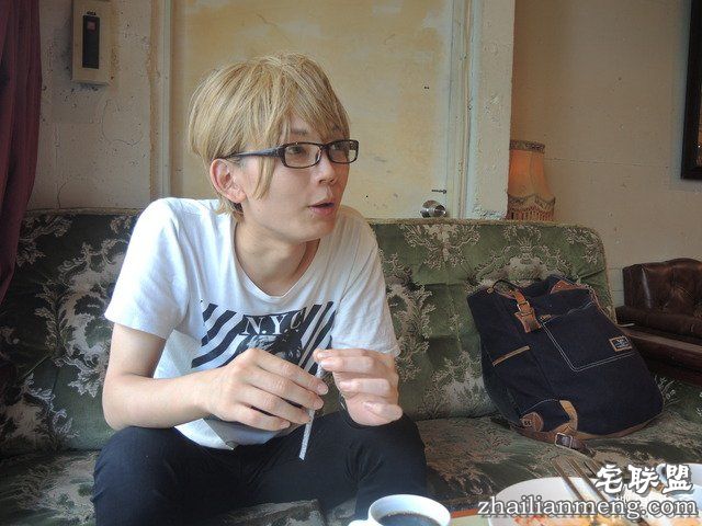 5位「美到女生会恨」的男扮女装「卸妆后超帅」网路红人。#5连男粉丝都忍不住下跪求婚!