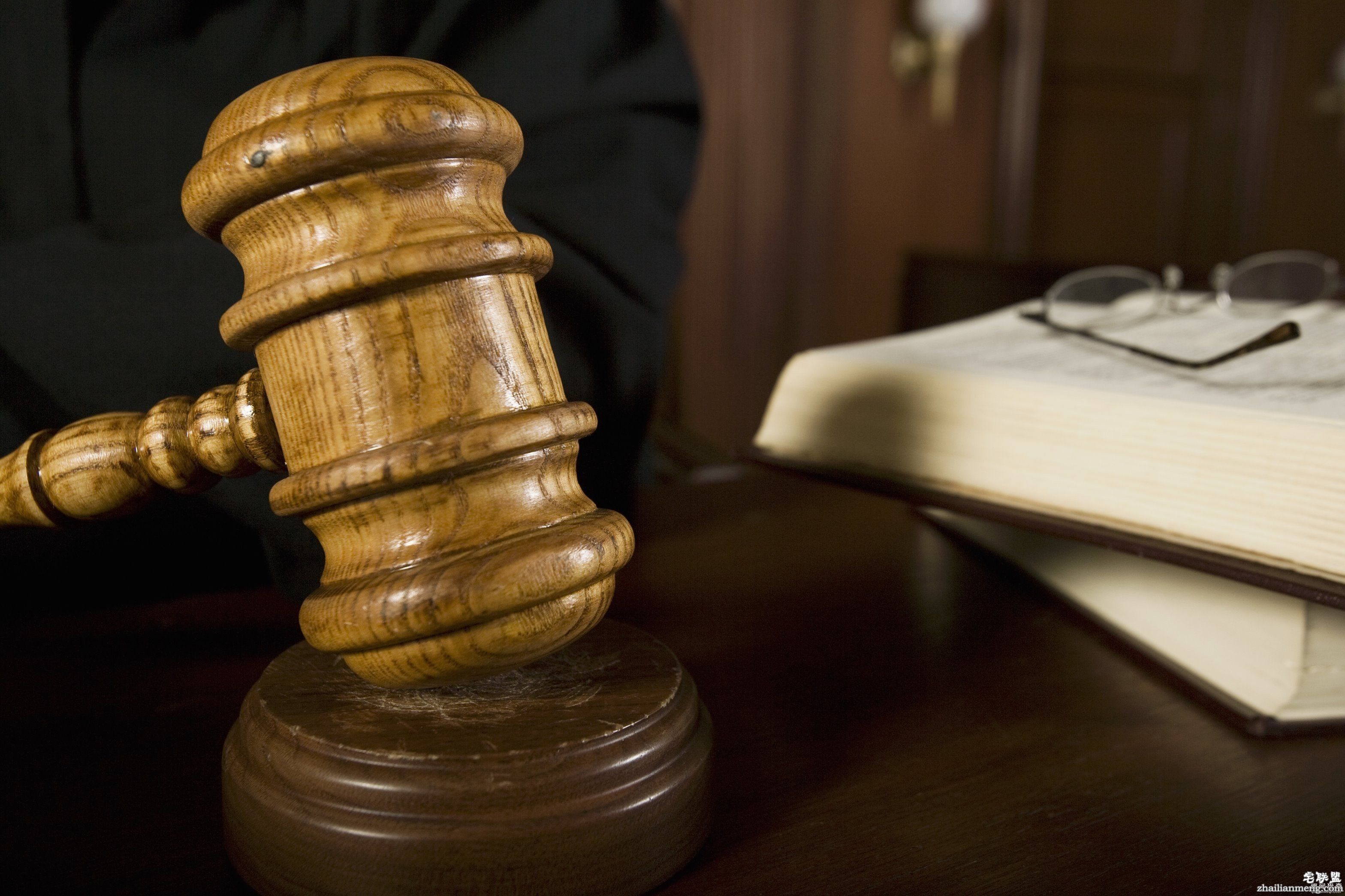 意大利法官奇葩判决：上司摸奶是幽默、妻不做家事要坐牢