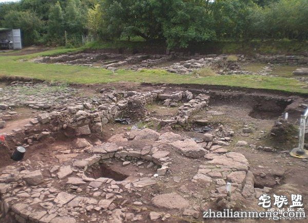 男子花光积蓄买地：竟意外发现中世纪古城