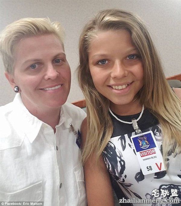 画面惊呆！母子双双变性成世界首对变性父女