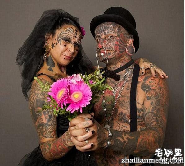 夫妻热衷“改造自己身体”，纹身、钻孔、移植...