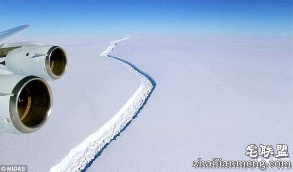 南极现一巨大冰裂谷，解体后海平面将上升10厘米