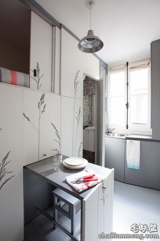 他把「2.42坪超小房子」改造成最强变形「功能爆表时尚公寓」，全部展开后空间大升级!