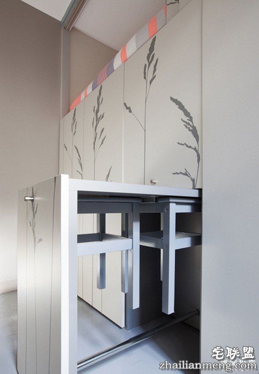 他把「2.42坪超小房子」改造成最强变形「功能爆表时尚公寓」，全部展开后空间大升级!