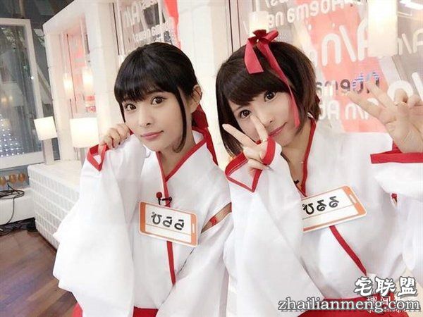 日本最美双胞胎自曝整容：为保持长相同步每次都一起