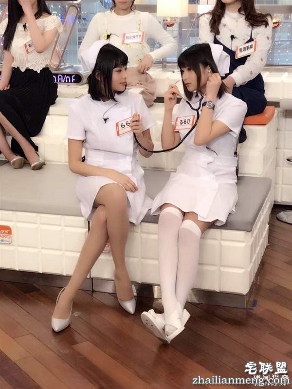 日本最美双胞胎自曝整容：为保持长相同步每次都一起