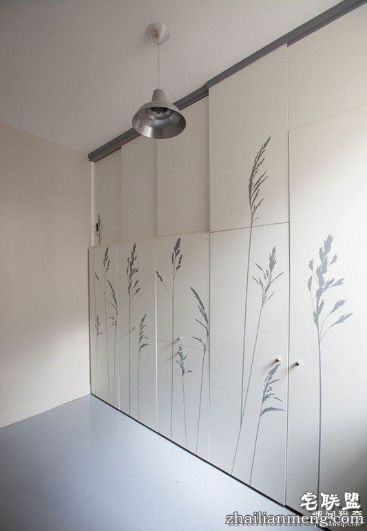 他把「2.42坪超小房子」改造成最强变形「功能爆表时尚公寓」，全部展开后空间大升级!