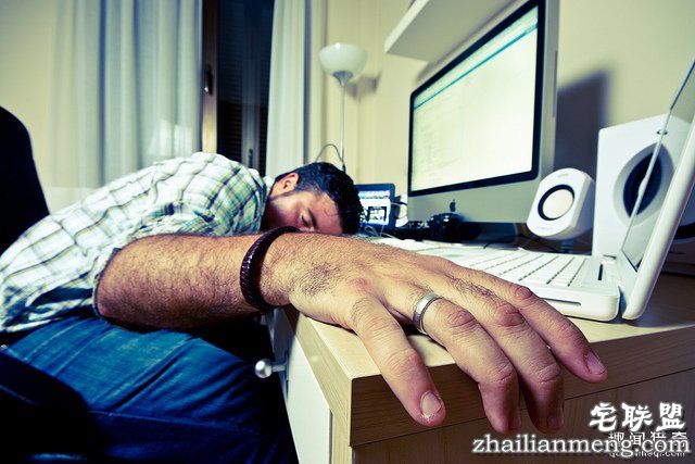 睡觉睡到一半「在不同时间醒来」背后都有重要意义。你如果在3 5AM醒来「那就恭喜你了」!