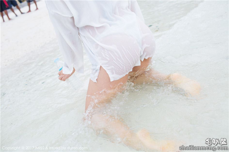 [爱蜜社] 比基尼模特美臀秀 Vol.150第10张