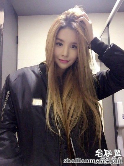 被封为「最美变性人始祖」河莉秀16年来一直进化，42岁冰封美艷让网友叫：「素颜也太美了!」