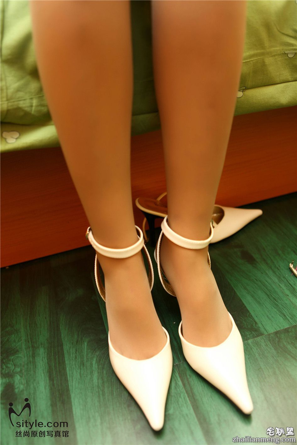 [丝尚写真] 超薄浅灰色丝袜图片 NO.092第10张