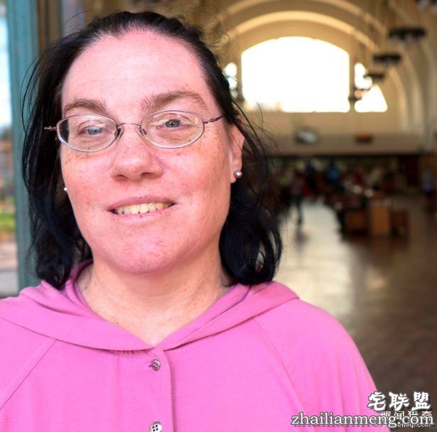 45岁妇「爱上火车站36年」爱到结婚了！每天花1小时跟车站做爱：「她」能让我高潮。