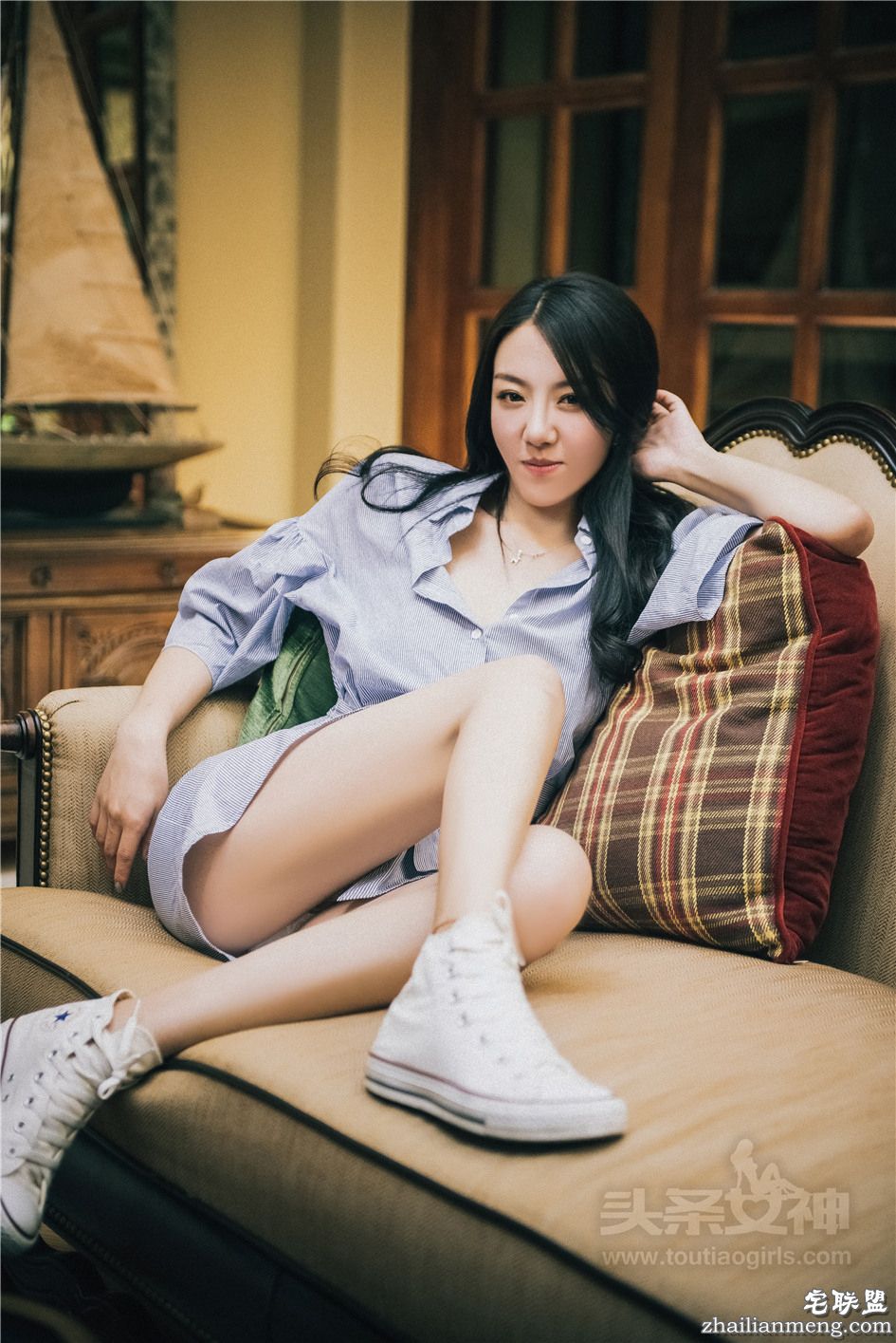 [头条女神] 高贵气质的女人丹丹户外大秀完美身材图片 第367期第6张