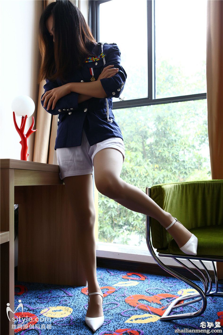 [丝尚写真] 高清私拍丝袜美女高跟制服套图 NO.131第8张