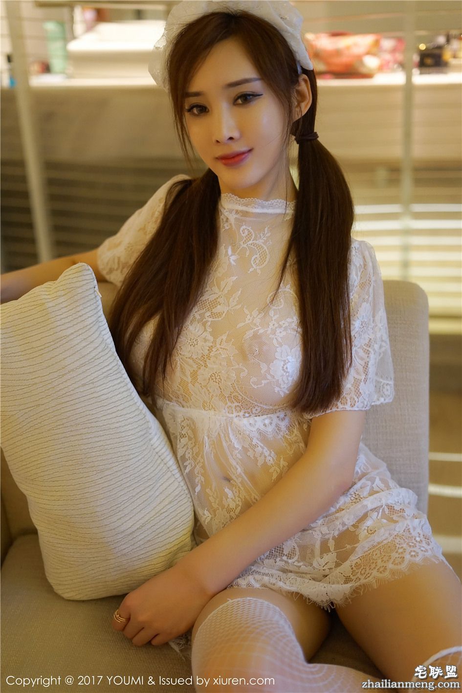 [尤蜜荟] 蕾丝美女性感女仆土肥圆矮挫穷丁字裤美臀写真 Vol.052第5张